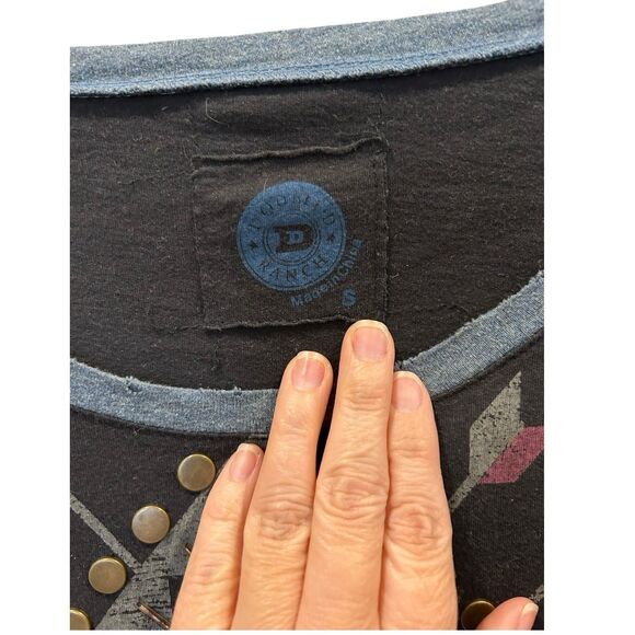 Double D Ranch Arrow Embellished LS Henley Top Short Sz S - Picture 4 of 7